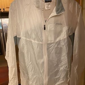 Patagonia White Women’s Windbreaker - Size M